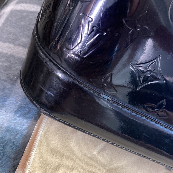 Authentic Louis Vuitton Large Alma GM Satchel Bag - Picture 10 of 14